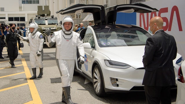 NASA, SpaceX hope to end 9-year spaceflight gap with historic mission; launch rescheduled for Saturday