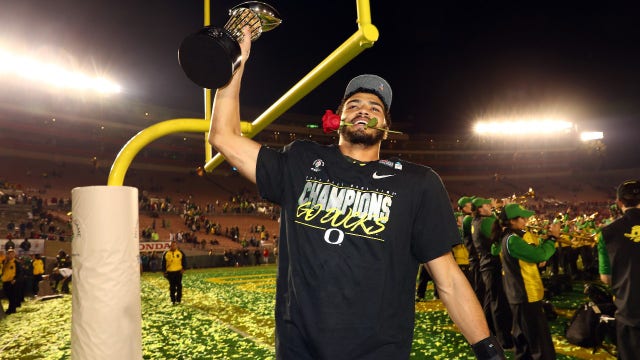 'Life has changed this whole month': Troy Dye talks being drafted by Vikings, becoming first-time father