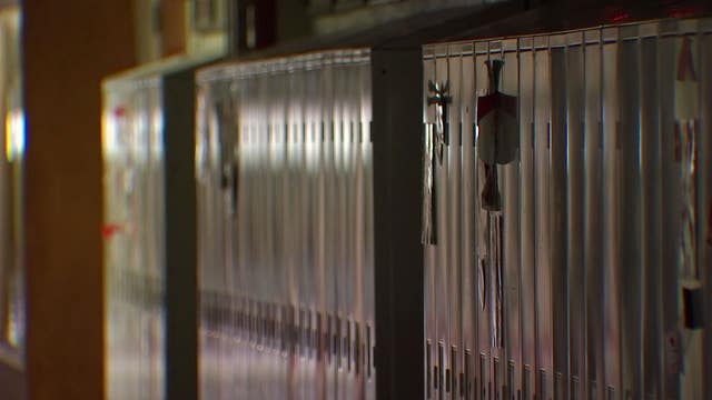 Hourly school employee bill passes Minnesota House, heads to Senate