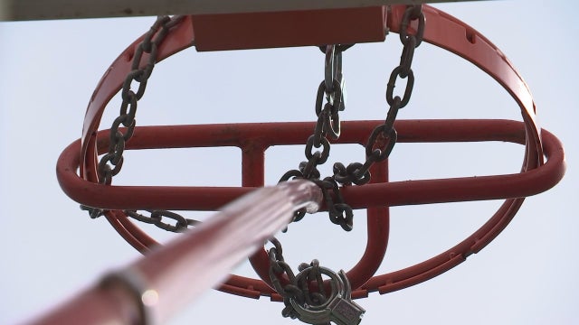 St. Paul parks try different approach as Minneapolis closes basketball and tennis courts