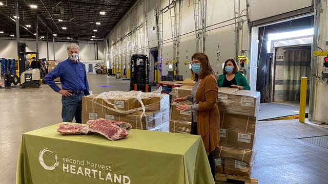 Farmers donate 30,000 pounds of pork ribs to Second Harvest Heartland