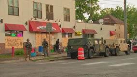 National Guard 34th Red Bull Infantry protects essential neighborhood grocery store in Minneapolis