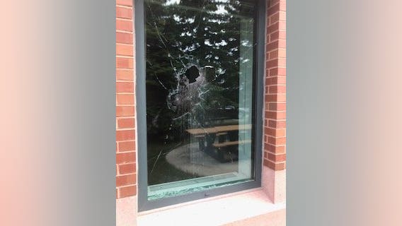 Man pleads guilty to throwing Molotov cocktails at government building in Apple Valley