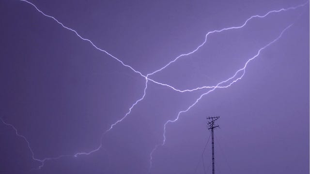 Lightning strike sparks fire at Blaine, Minn. home during tornado warning