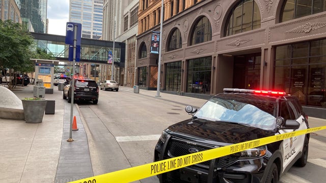 1 dead, 1 in critical condition after stabbing on Nicollet Mall