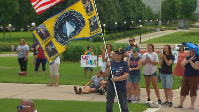 Community group calls for Minnesota schools to reopen for fall