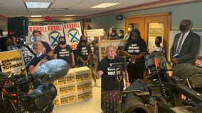 Rally calls for Bob Kroll to resign as Minneapolis police union president, 250,000 signatures delivered