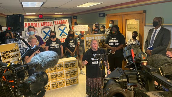 Rally calls for Bob Kroll to resign as Minneapolis police union president, 250,000 signatures delivered