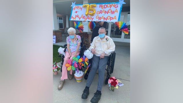 Car parade celebrates Sauk Rapids couple's 75th anniversary