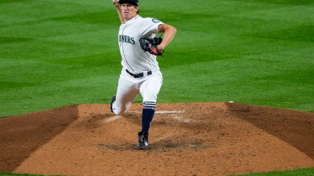 Former Minnesota town ball player makes MLB debut with Seattle Mariners