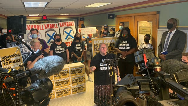 Rally calls for Bob Kroll to resign as Minneapolis police union president, 250,000 signatures delivered