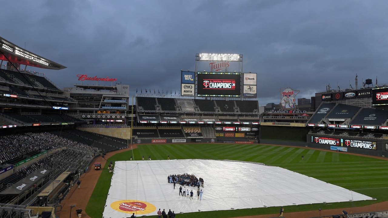 Twins begin playoff push at Target Field Tuesday, sans fans