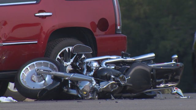 1 dead after crash involving motorcycle in Eden Prairie, Minnesota
