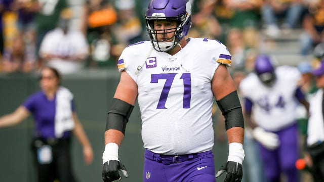 Teammates thrilled to have Riley Reiff back on Vikings offensive line