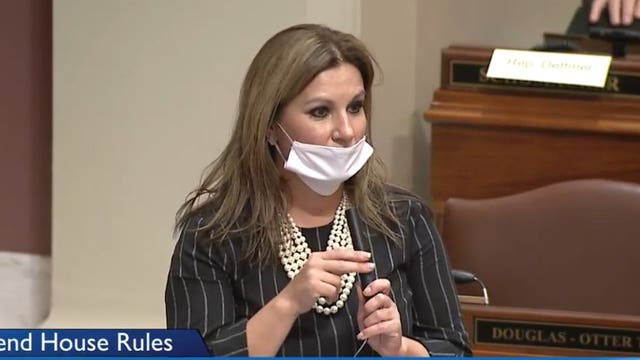 Split Minnesota lawmakers let Walz coronavirus powers continue