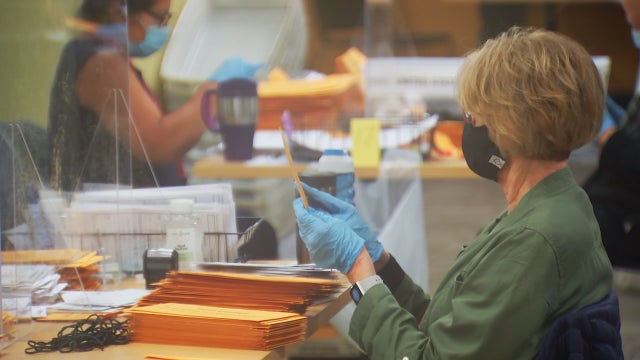 Minnesota elections officials start processing absentee ballots