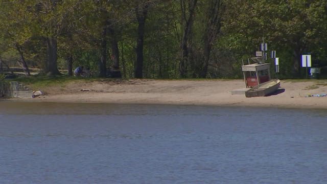 3 Minneapolis lakes experiencing unusual fall blue-green algae blooms