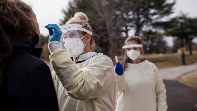 Minnesota reports 5,801 new COVID-19 cases, 15 deaths as hospitalizations plateau