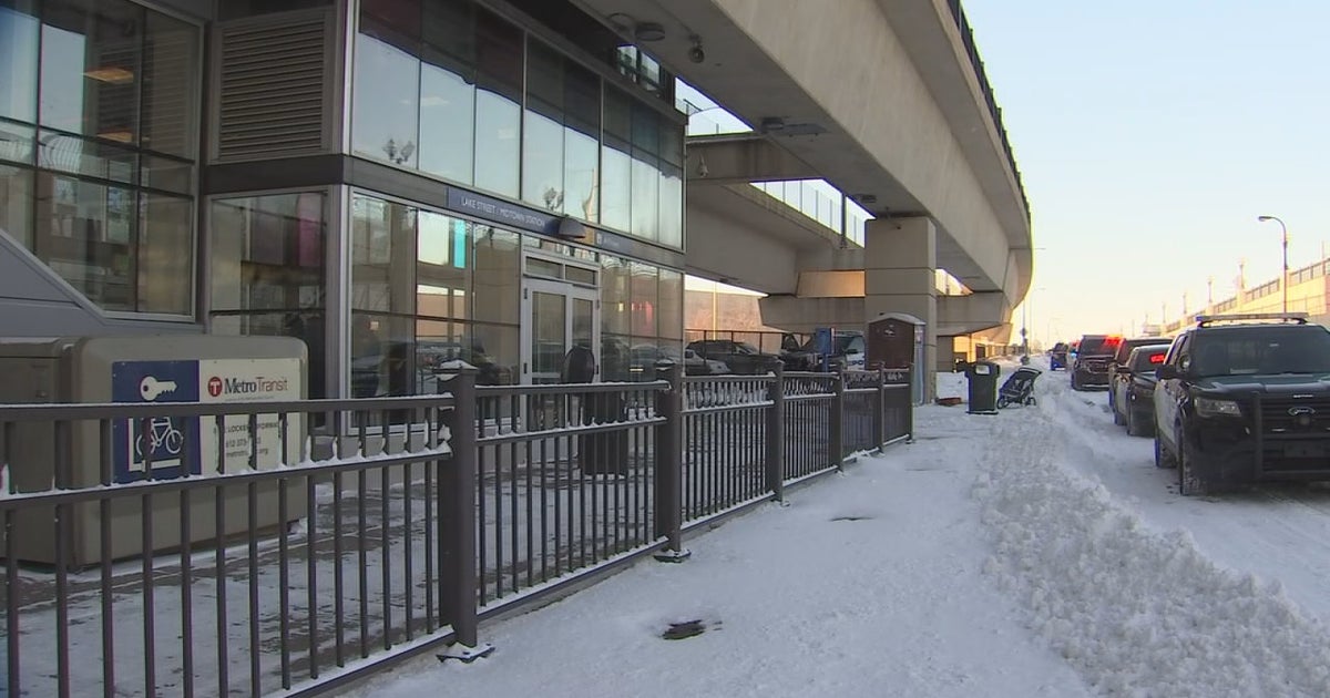 Man dead after shooting at Lake Street light rail station in ...