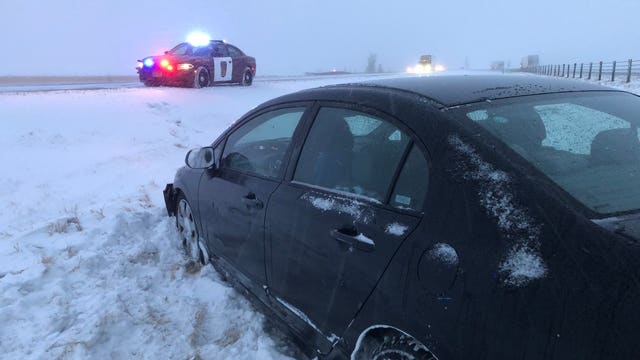Over 200 crashes, 1 death on Minnesota roads amid winter weather