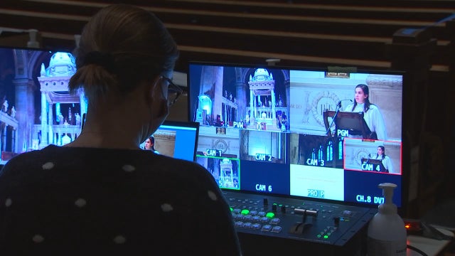 Minnesota churches adjust services for Christmas during a pandemic