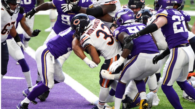 Vikings' playoff chances slip away after 33-27 loss to Bears