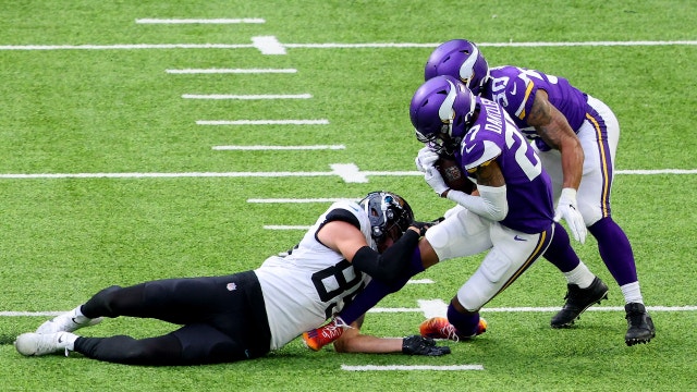 Vikings get ugly 27-24 OT win over Jaguars, keep NFC playoff hopes alive