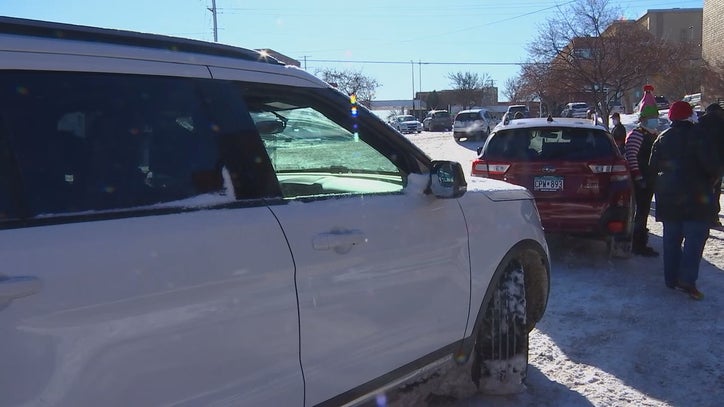 Volunteers deliver Christmas meals to families in need in the Twin Cities - Vimarsana News