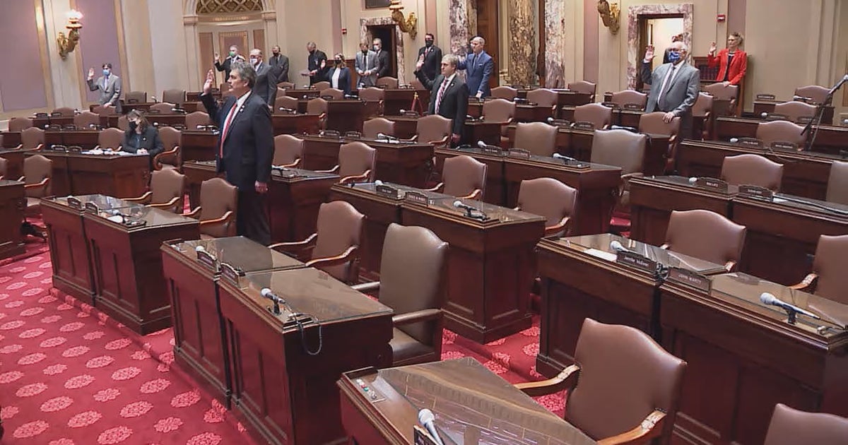 At least 8 GOP state senators not wearing masks while being sworn in ...