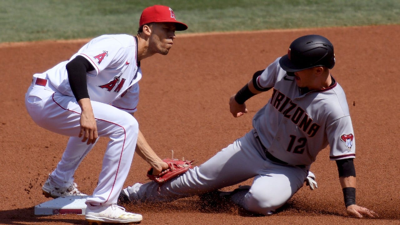 Signing Andrelton Simmons has Twins playing infield roulette