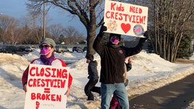 Parents rally against possible closure of Cottage Grove elementary school