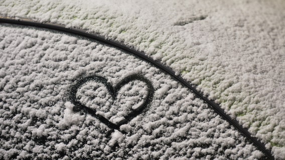 Champlin Police: Stop 'canoodling' in busy parking lots