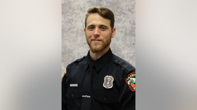 La Crosse, Wis. police officer praised for buying hat, gloves for woman in need
