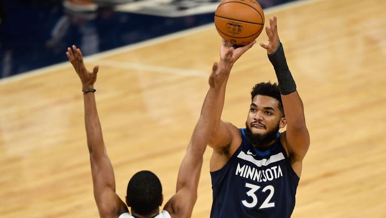 Karl-Anthony Towns' mother dies from COVID-19