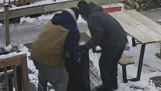 St. Paul restaurant owner blames city leaders for slow police responses