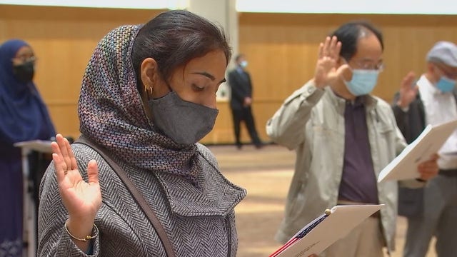 Hundreds become U.S. citizens at in-person naturalization ceremony