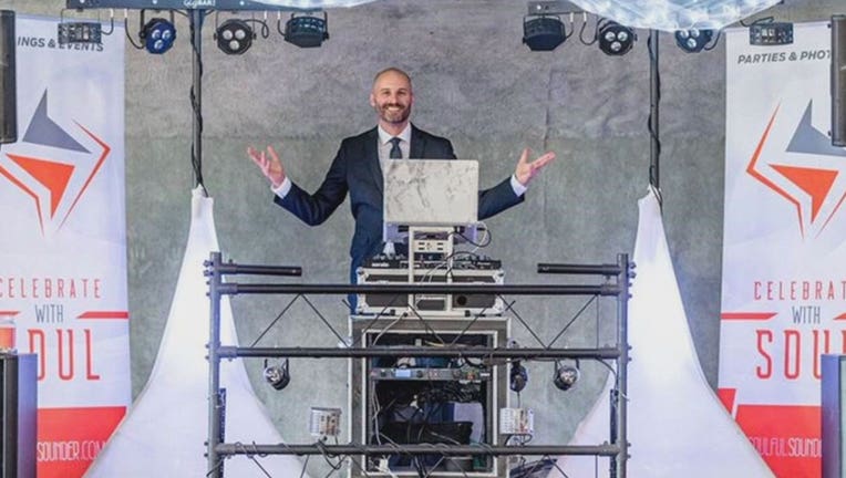 DJ