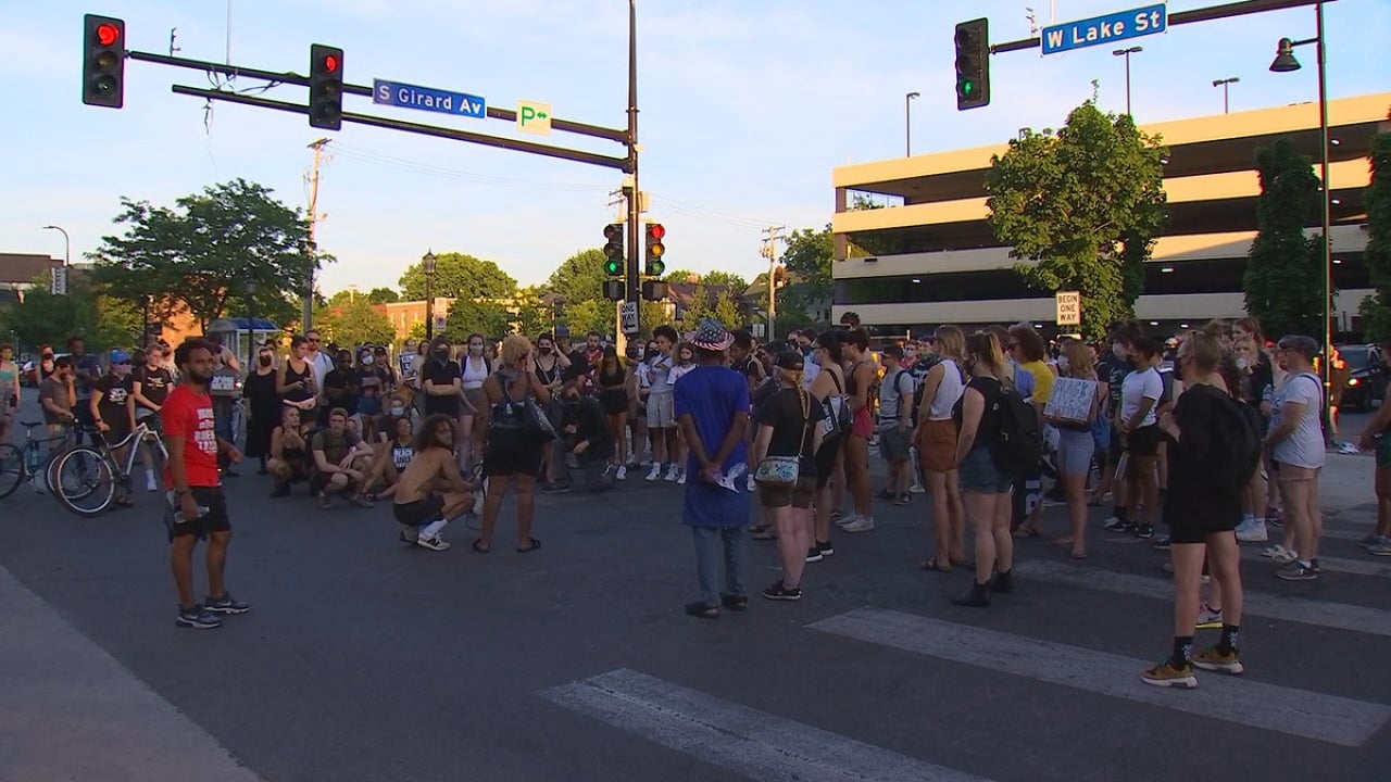 Winston Smith shooting: Marchers take to the street for 4th night in Minneapolis - Vimarsana News