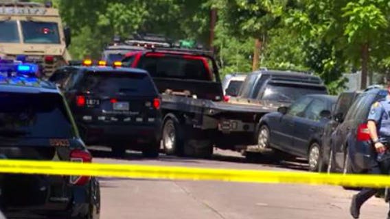 St. Paul robbery suspect in standoff with Minneapolis police after pursuit, crash