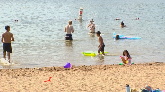 Inside and outside, Minnesotans find ways to beat the heat