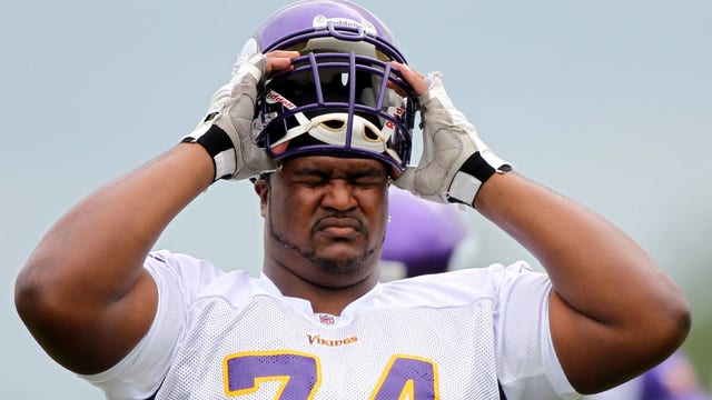 Former Vikings Bryant McKinnie, Robert Griffith hosting charity cruise on Lake Minnetonka