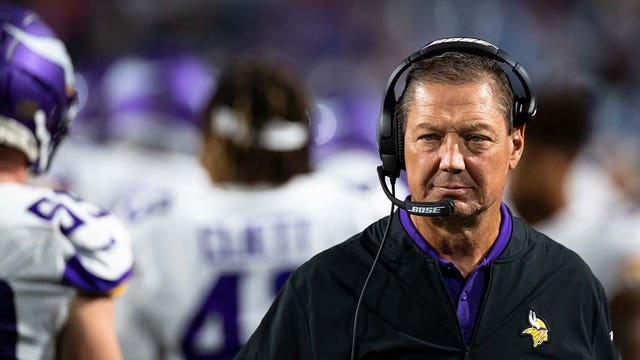 Rick Dennison to stay with Minnesota Vikings as senior offensive advisor
