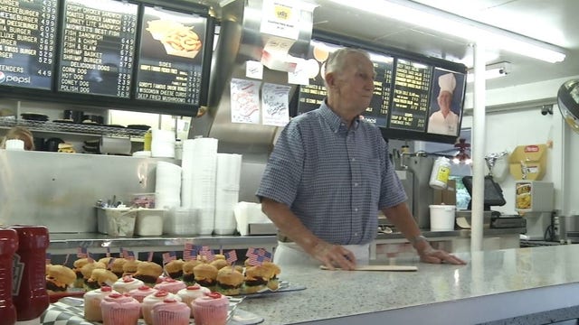 Gordy Lundquist of Gordy's Hi-Hat in Cloquet, Minn. passes away