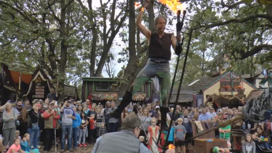 Renfest juggler