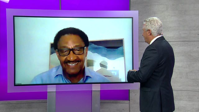 Former Viking Chuck Foreman says he wouldn't 'get in the huddle' with non-vaccinated players