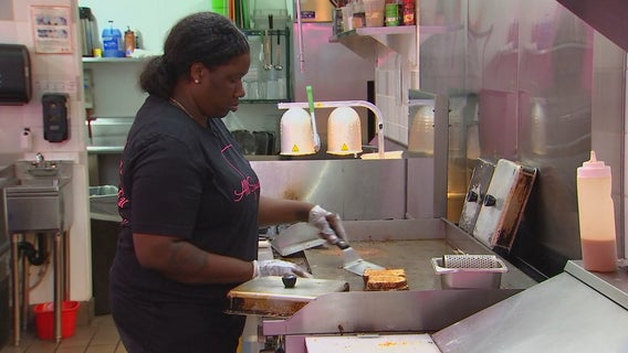 Community rallies around Minneapolis entrepreneur after purse theft