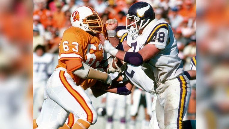 Vikings mourn loss of former lineman Steve Riley