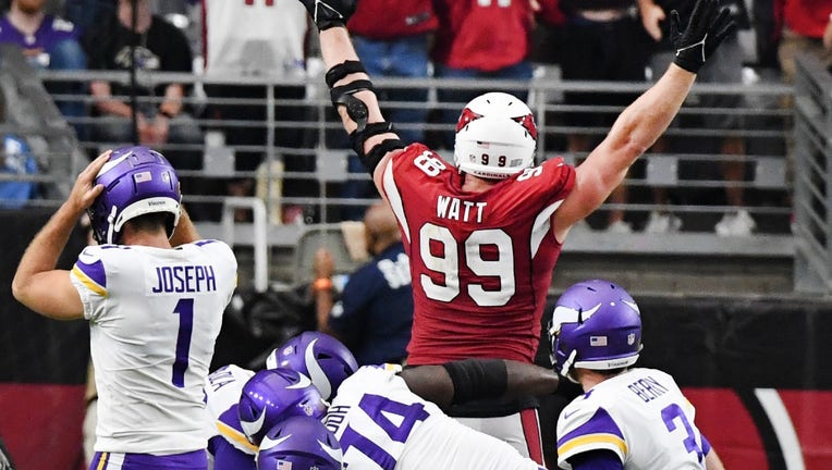 Vikings lose at Cardinals 34-33, fall to 0-2 after Greg Joseph's