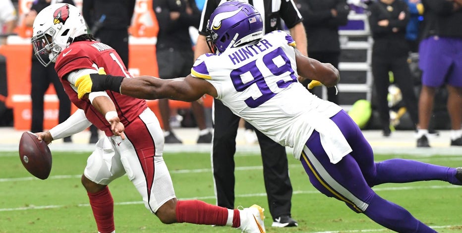 Minnesota Vikings linebacker Danielle Hunter (99) in action during the  second half of an NFL football game against the New York Jets, Sunday, Dec.  4, 2022 in Minneapolis. (AP Photo/Stacy Bengs Stock