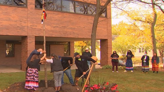 St. Paul celebrates Indigenous People's Day with new healing pole
